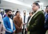 दुर्घटना में घायल यात्रियों का हाल पूछने दून अस्पताल पहुंचे मुख्यमंत्री