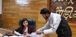 जनता मिलन कार्यक्रम में एक दर्जन से अधिक शिकायतें दर्ज