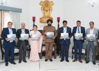 राज्यपाल ने किया ‘‘समिट्सः द जर्नी ऑफ उत्तराखण्ड ग्रामीण बैंक’’ का विमोचन