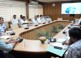 विकास कार्यों पर तेजी से कार्य किये जाए : खजान दास